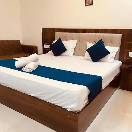 Hotel Konark A Family Stay Aerocity New Delhi-3